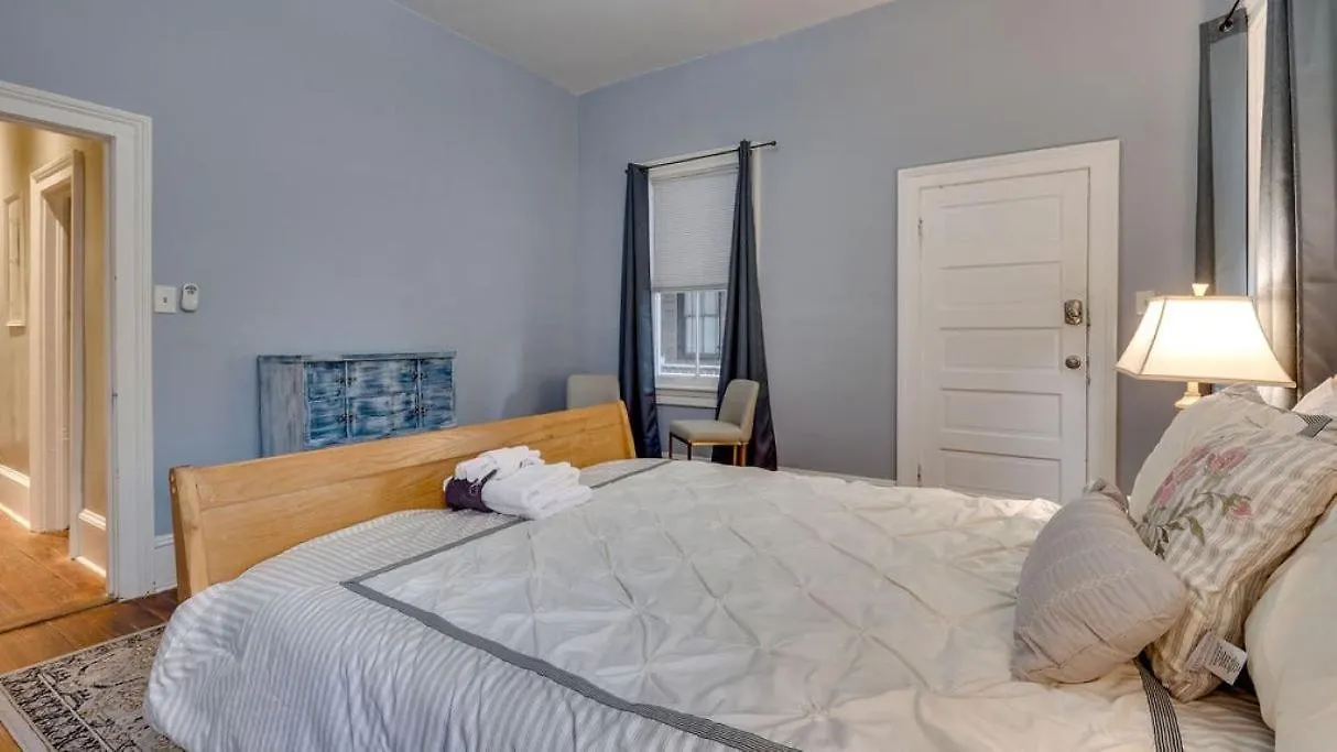 Bed & Breakfast Comfortable Escape In Historic Downtown Savannah