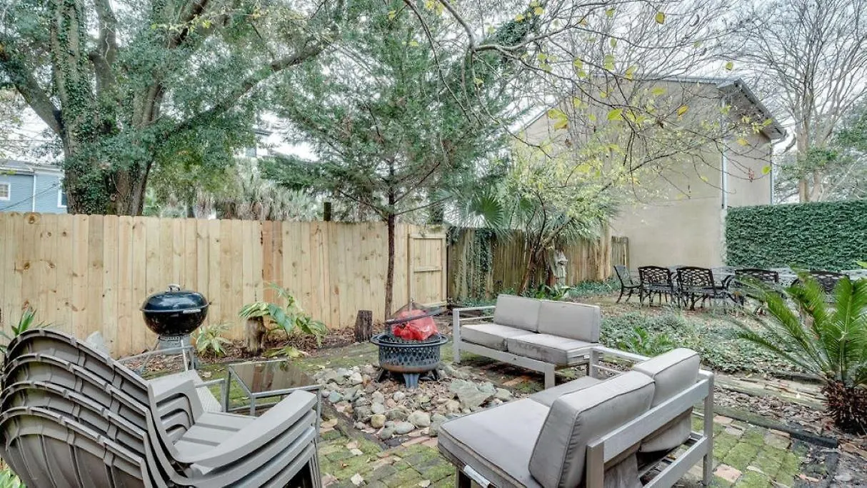 Comfortable Escape In Historic Downtown Savannah United States